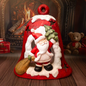 Solis Decor figurka dekoracyjna Mikołaj z choinka obok dzwonu